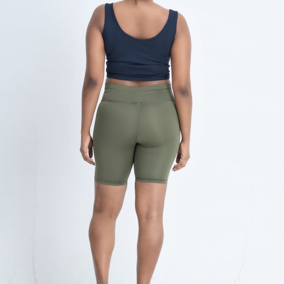 NWT Nike Sportswear Essential Women's High Waist Bike Short Green UK 4 - UK 23 - Picture 3 of 8